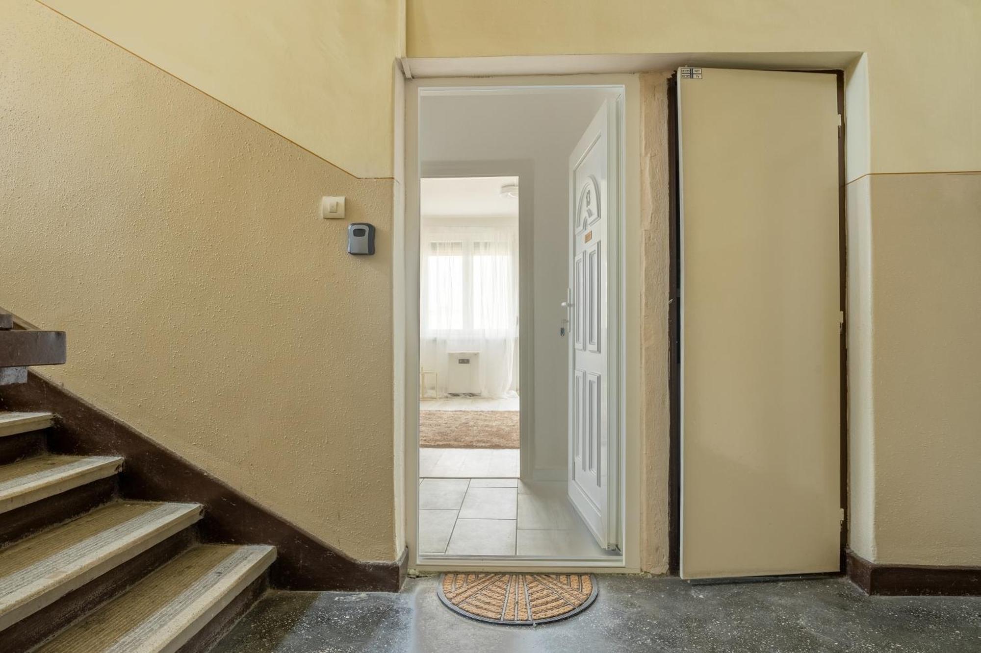 Malompark Apartman With Free Parking Дебрецен Екстериор снимка