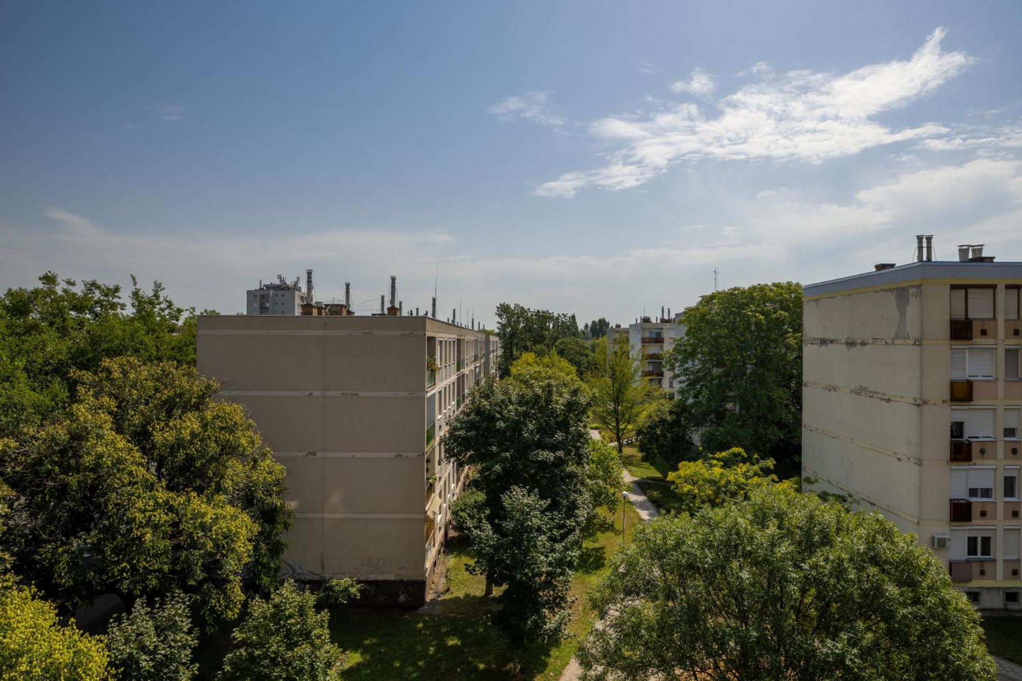Malompark Apartman With Free Parking Дебрецен Екстериор снимка